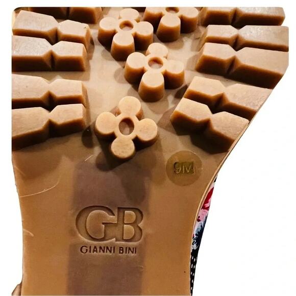 Gianni Bini throw back combat boots Floral  multi color 2 laces Size 9 NWOB - Picture 12 of 12